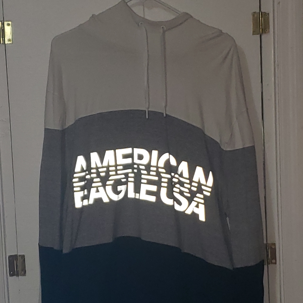 American eagle hooded sweatshirt